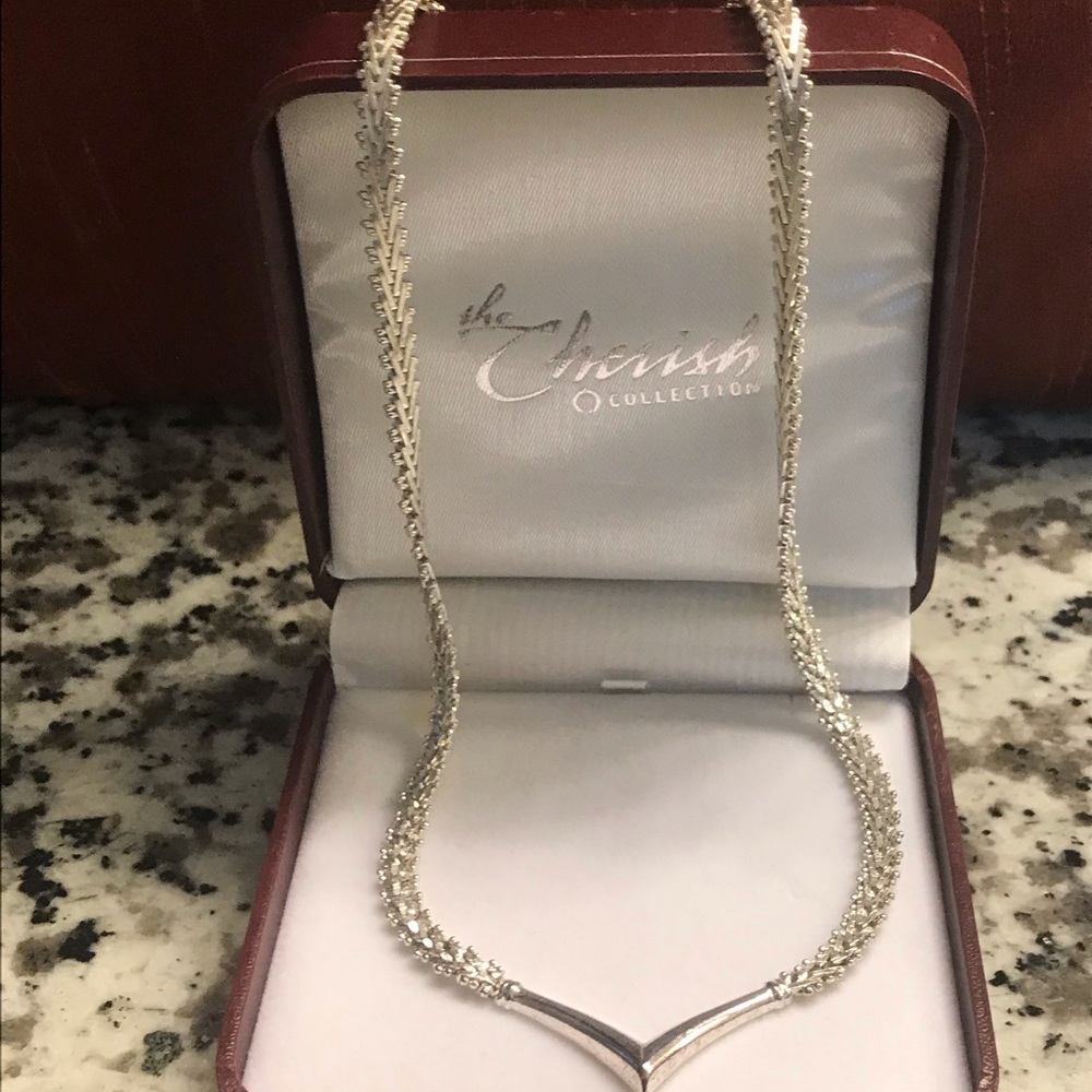 Cherish collection silver necklace